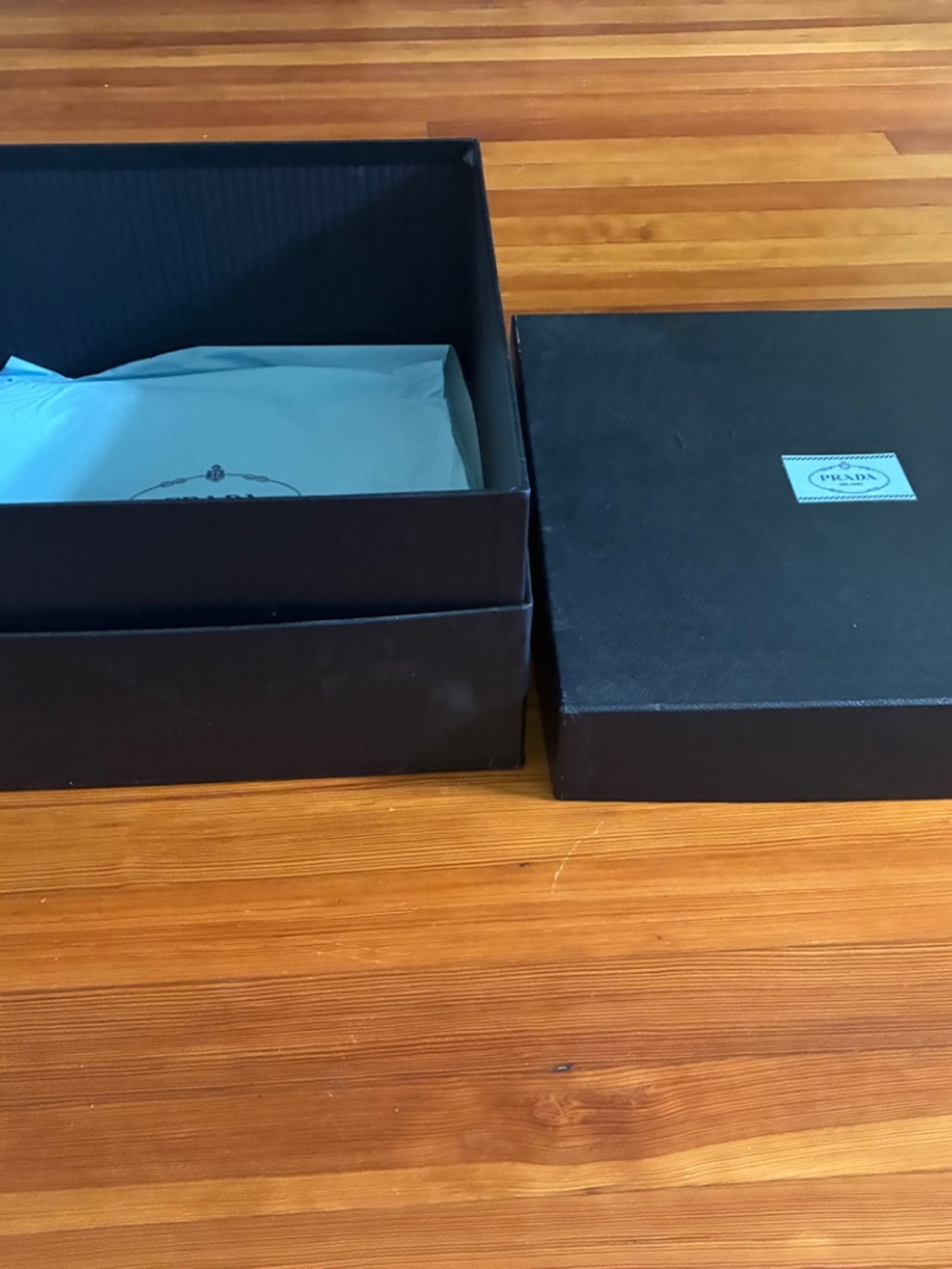 Prada hat box - Picture 2 of 5